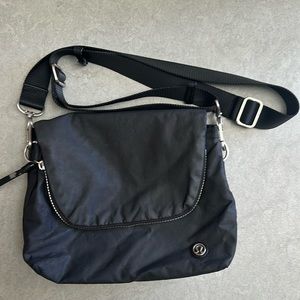 Lululemon festival bag.